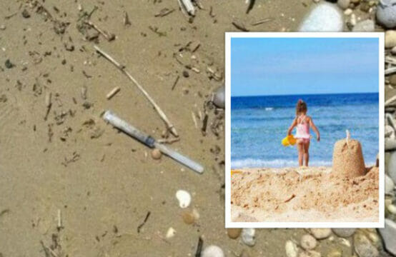 Paura in spiaggia. Bimba di 4 anni passeggia e viene punta da una siringa, finisce in ospedale
