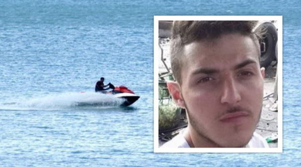Vacanza finita in dramma: Antonio morto a 22 anni a Mykonos mentre faceva un giro in acquascooter