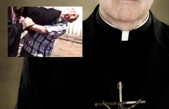 Lo rimpiazzano per la celebrazione del funerale: sacerdote picchia i parenti della defunta