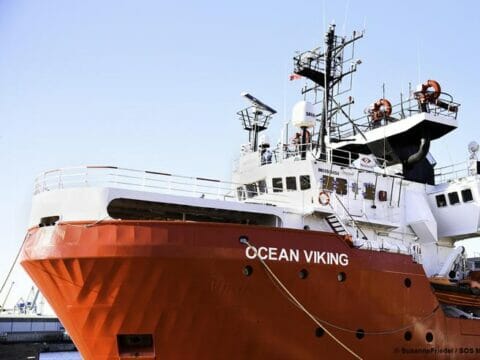 Migranti, l’Italia dice “SI” alla Ocean Viking: soccorse le 82 persone a bordo