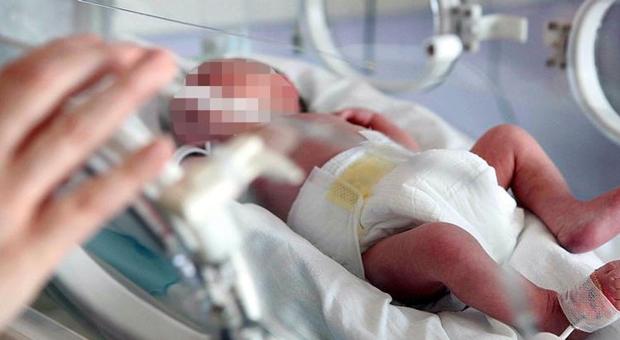 Dramma in ospedale. Neonato morto dopo la circoncisione: chiesti 8 anni per il “santone”