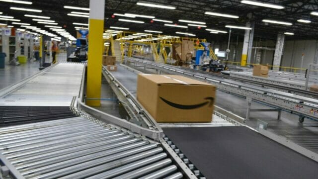 La crisi non fa sconti:Amazon conferma la decisione di tagliare 18mila posti di lavoro