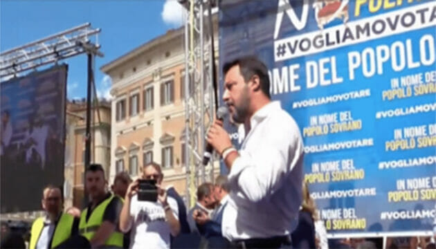 Salvini in piazza: «Se cancellano il decreto di sicurezza non li facciamo usciamo uscire dal palazzo»