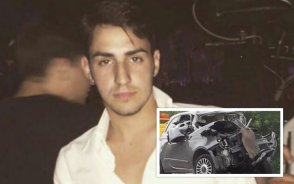 Tragedia in strada: auto si schianta contro un albero, Michele è morto a soli 22 anni