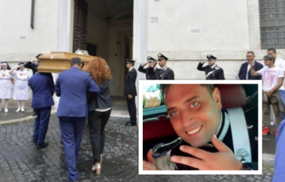 Carabiniere ucciso, il collega piange Mario: “Noi senza pistola, in bermuda e maglietta”