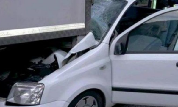 Schianto tremendo. Auto finisce contro un tir, Marta è morta stritolata tra le lamiere