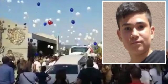 Rabbia ai funerali del 14enne investito da un auto: Matteo seppellito accanto al fratello