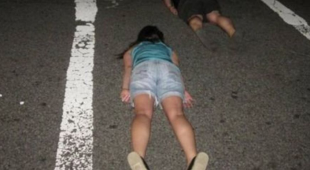 Ragazzi stesi in strada in attesa delle auto: allarme in Campania per il “Planking Challenge”
