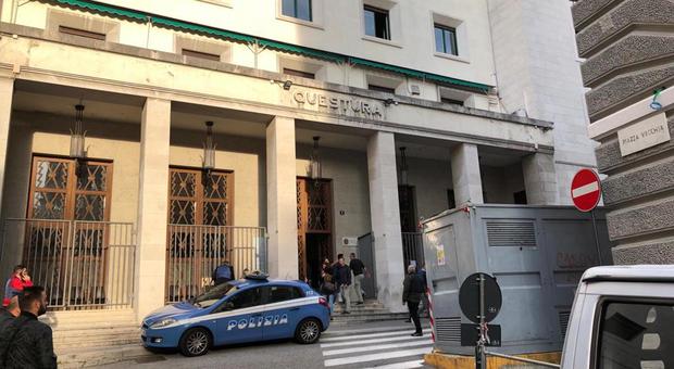 Pierluigi Rotta e Matteo Demenego i due agenti morti nella sparatoria di Trieste: avevano circa 30 anni