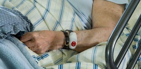 Abbandonata in ospedale per dieci mesi: muore a a 92 anni la nonnina che il figlio non voleva più