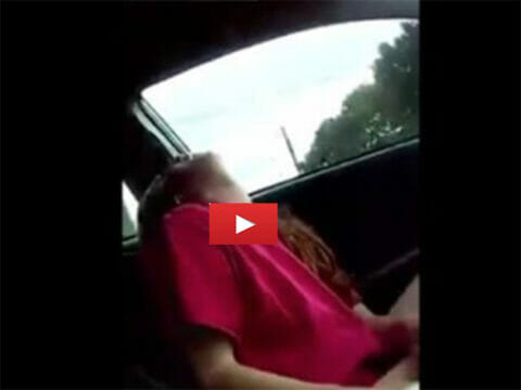 «Mamma cos’hai?» Il piccolo figlio filma la mamma in auto dopo l’assunzione di droghe