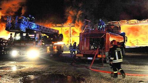 ULTIM’ORA ITALIA Esplode fabbrica di fuochi d’artificio: diversi morti, è una strage