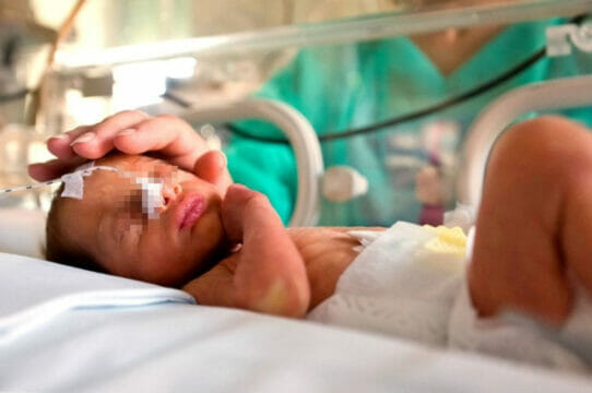 Coronavirus, morto bimbo di 6 settimane: è la vittima più giovan