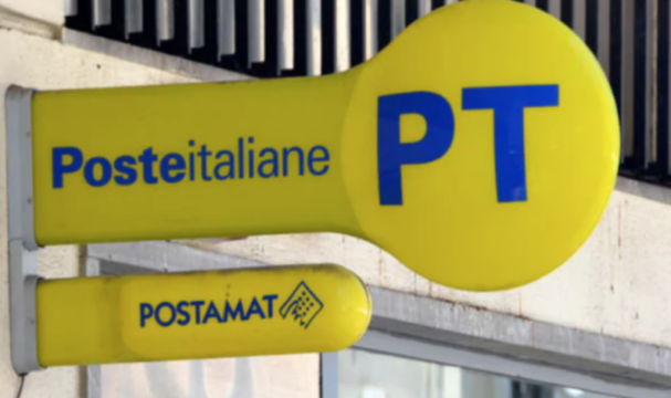 L’allarme di Poste Italiane: “Attenzione alla truffa del finto SMS, possono prosciugarvi il conto”