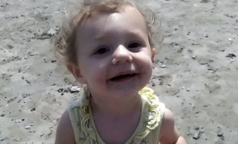 Bimba di 2 anni uccisa dal patrigno: Eva dal 2017 aspetta ancora il funerale