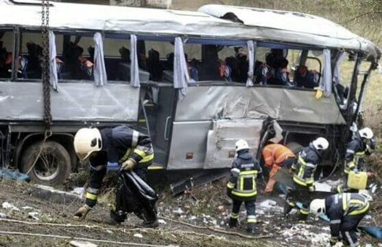 +++ Schianto fra Bus e Camion: 6 Morti e decine di feriti. È una tragedia +++