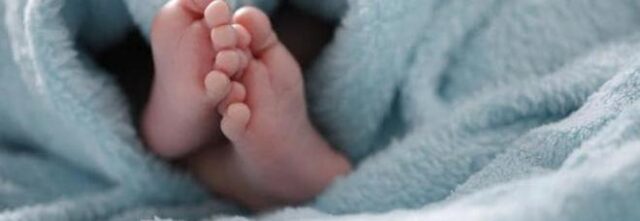 ULTIM’ORA. Padre scuote il figlio neonato e lo uccide: “Non smetteva più di piangere”