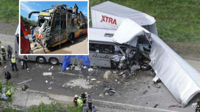 Ultim’ora. Strage nel Sud del Paese. Pullman travolge 8 minibus in autostrada: ci sono morti e feriti