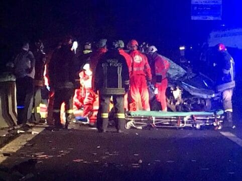 ULTIM’ORA ITALIA Gravissimo incidente sull’autostrada, c’è un morto. Tre i feriti