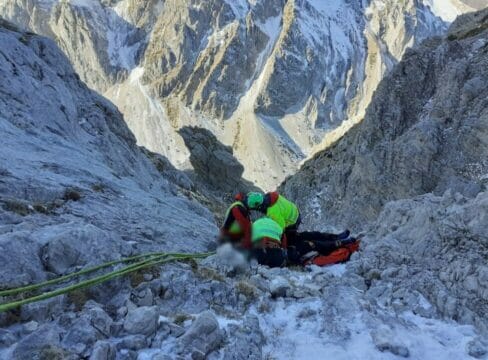 Ultim’ora. Incidente ad alta quota: alpinisti precipitano per oltre 100 metri. Sono in fin di vita