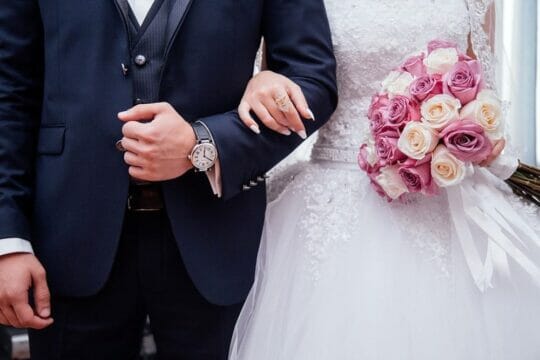 Matrimoni, le regole per sposarsi nella Fase 2. Distanza e mascherine: tutte le istruzioni