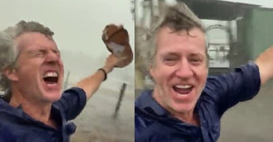 Finalmente piove in Australia: la gioia dell’allevatore sotto la pioggia