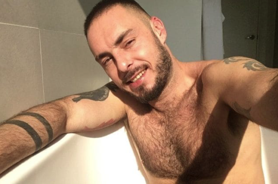 Lutto nel mondo del porno, si toglie la vita a 35 anni: gli era stato diagnosticato un cancro