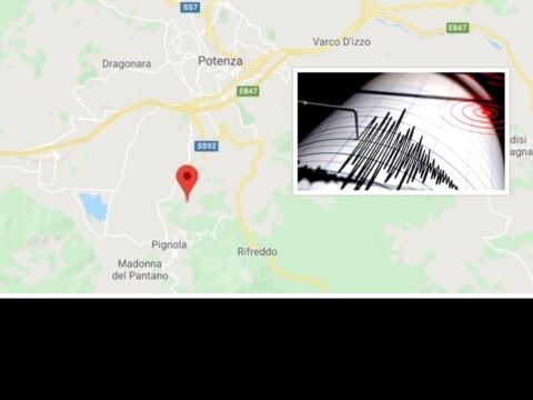 ULTIM’ORA Scossa di terremoto, trema il Sud Italia. Gente in strada