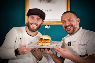 Gaetano Genovesi e Cipajo creano il panino “Mommò”