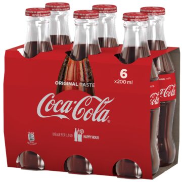 Pezzi di vetro nelle bottiglie di Coca Cola: ecco quelle ritirate