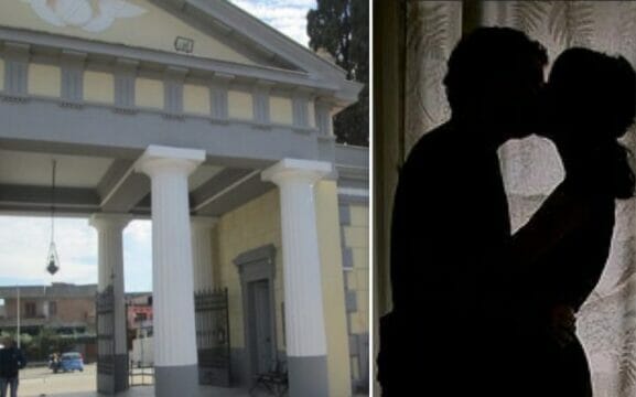 Coppia di amanti sorpresa a fare sesso al cimitero tra i loculi