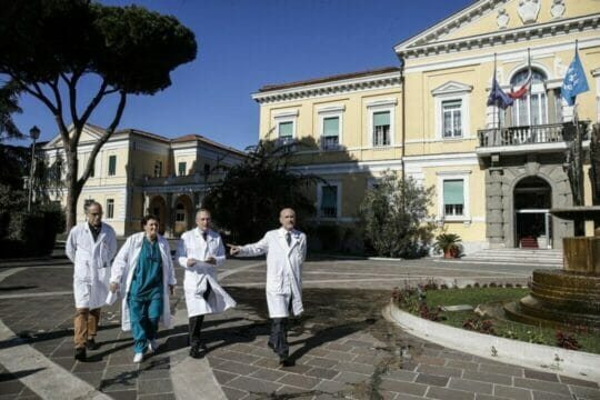 Coronavirus. Migliorano i turisti cinesi e i due giovani italiani