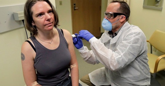 Coronavirus, trovato il vaccino: mamma di 40 anni è la prima a testarlo