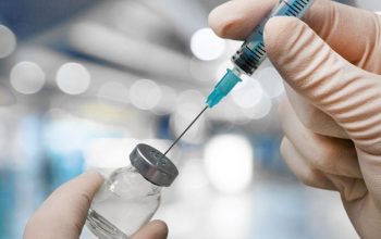 L’Aifa approva il vaccino Moderna per gli adolescenti dai 12 ai 17 anni