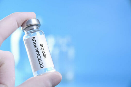 L’annuncio degli scienziati: “Il vaccino contro il Covid è pronto. Dosi a inizio 2021”