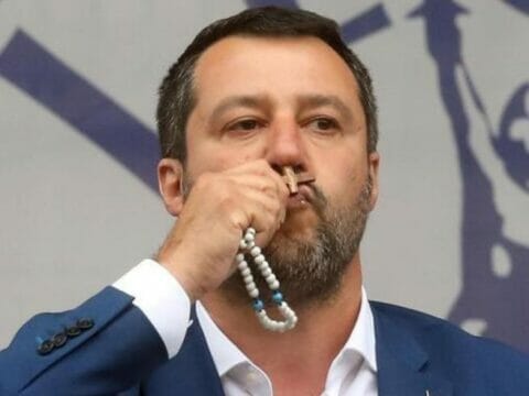 “Apriamo le Chiese a Pasqua”. Salvini insiste ma i Vescovi dicono no: ”Rischiamo picco di contagi”