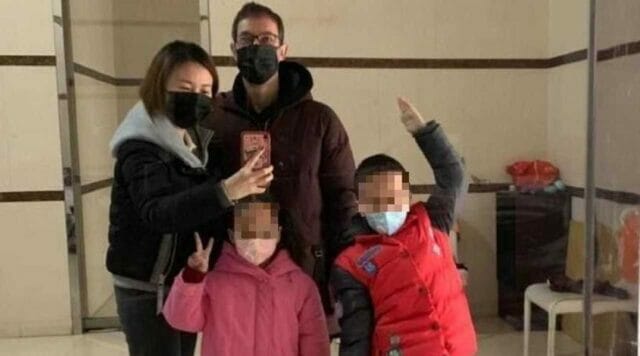 L’italiano blindato a Wuhan: «Dopo due mesi abbiamo 2 ore d’aria al giorno col timer sul telefonino»
