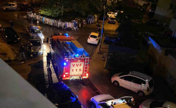 Terrore in città, due potenti esplosioni nella notte: gente in strada