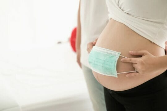 Coronavirus, incinta rientra in Italia da positiva al Covid: ora è gravissima