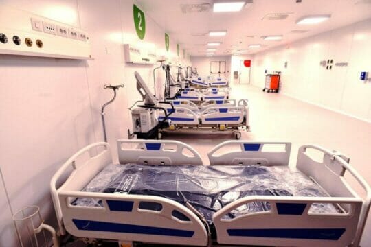 Covid, il costosissimo Ospedale in Fiera è già vuoto di pazienti