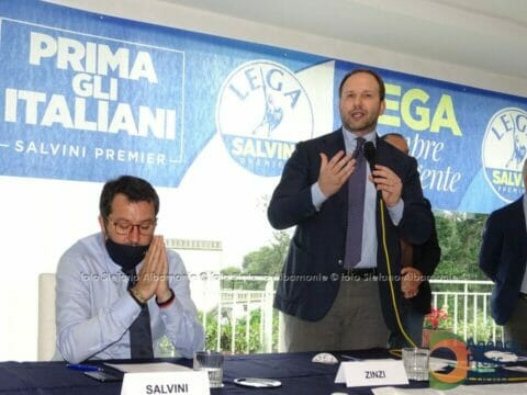 Mondragone, proteste contro Salvini. Zinzi (Lega): ignobile atto di disturbo della sinistra