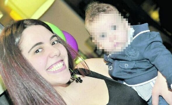 Leonardo massacrato di botte a 19 mesi: mamma e patrigno a processo per omicidio