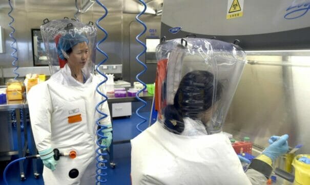“Coronavirus creato in laboratorio dalla Cina”. La rivelazione choc di uno studio inglese