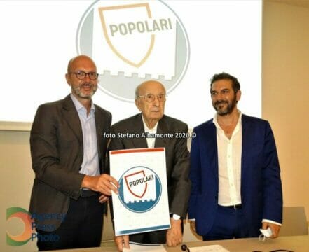 Regionali Campania, De Mita presenta ‘Popolari’: De Luca è spesso d’accordo con le mie obiezioni. Caldoro è di una mancanza di pensiero assurda