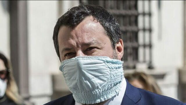 Salvini rifiuti di mettere la mascherina al convegno in Senato: “Non ce l’ho e non la voglio”