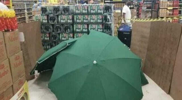 Dipendente muore di infarto, il corpo tra gli ombrelloni: il supermercato resta aperto