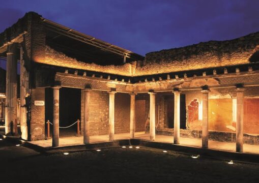 Beni culturali, passeggiate notturne nei siti archeologici vesuviani