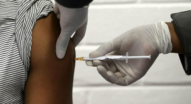 Vaccino Covid, l’Oms apre: «Possibile entro la fine dell’anno»