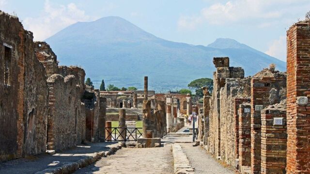 Pompei, incredibile scoperta, due corpi conservati perfettamente