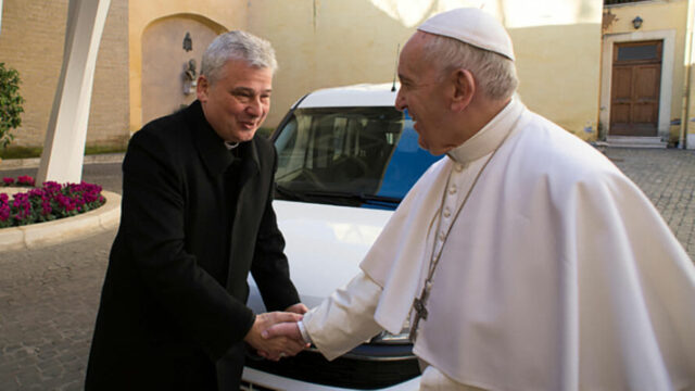 Elemosiniere del Papa ricoverato per Covid, il Vaticano teme per Francesco